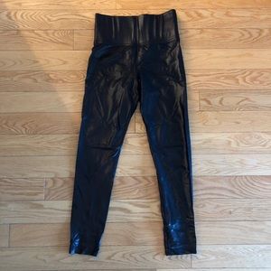 Carbon38 Black Takara Leggings